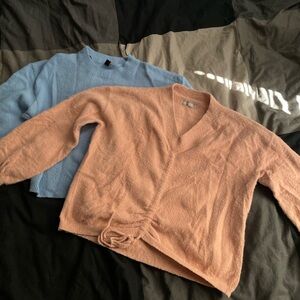 VINTAGE BUNDLE!! Cozy Blue and Peach Women's Sweater Set